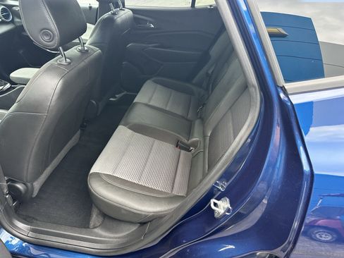 Certified 2024 Chevrolet Trax LT w/ LT Convenience Package FWD image 6