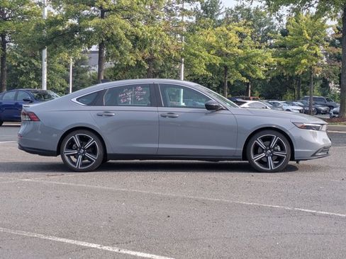 Used 2024 Honda Accord Sport image 4