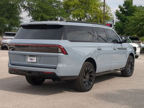 New 2026 Lincoln Navigator L Reserve AWD/4WD image 3