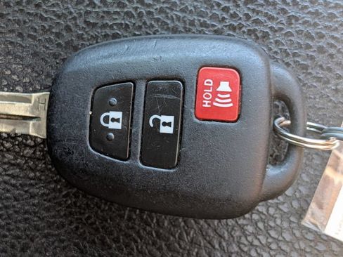 Used 2014 Toyota RAV4 XLE FWD image 28