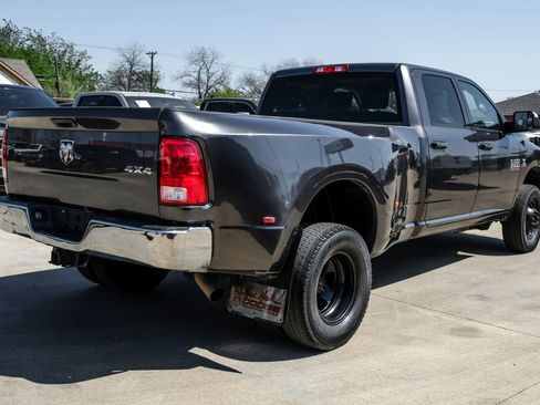 Used 2018 RAM 3500 Tradesman w/ Chrome Appearance Group AWD/4WD image 18