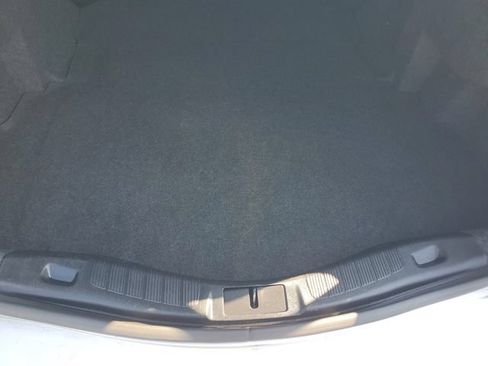 Used 2019 Ford Fusion SE FWD image 7