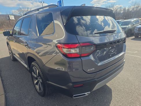Used 2023 Honda Pilot Elite image 7