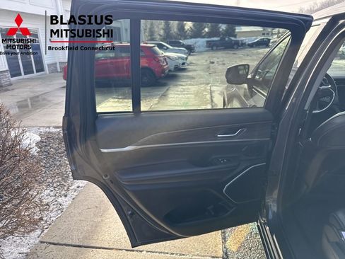 Used 2022 Jeep Grand Cherokee L Limited image 33