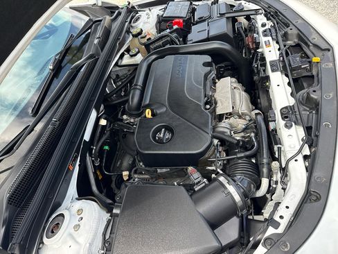 Used 2018 Chevrolet Malibu LT FWD image 43