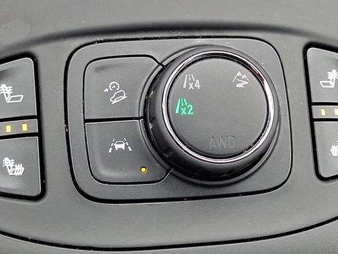Used 2024 GMC Terrain SLT AWD/4WD image 25