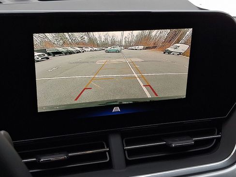 Used 2024 Chevrolet Trax LT w/ Driver Confidence Package image 17