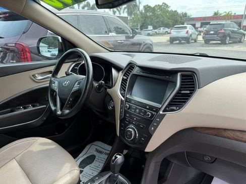Used 2017 Hyundai Santa Fe Limited FWD image 13