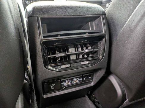Certified 2025 Jeep Grand Cherokee Limited RWD image 15