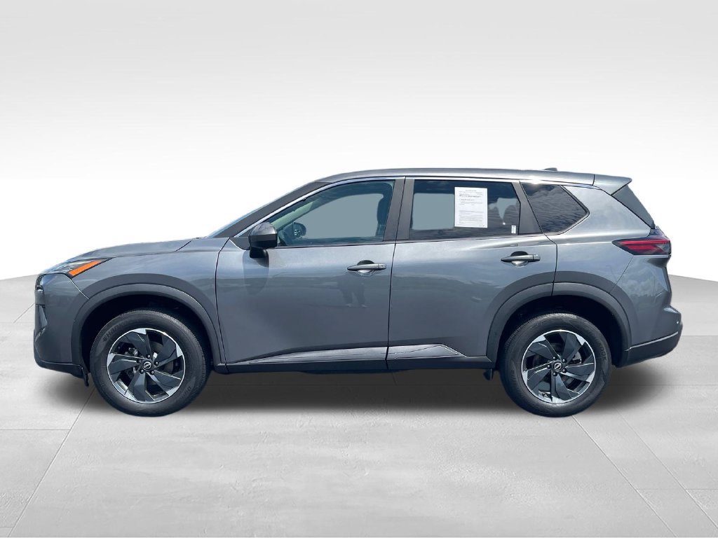 Used 2024 Nissan Rogue SV AWD/4WD image 2