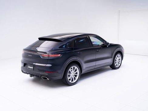 Used 2021 Porsche Cayenne Coupe image 9