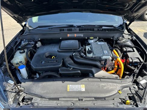 Used 2020 Ford Fusion Titanium FWD image 11
