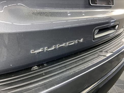 Used 2022 GMC Yukon AT4 AWD/4WD image 30