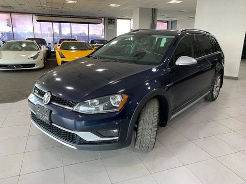 Used 2017 Volkswagen Golf Alltrack S image 4