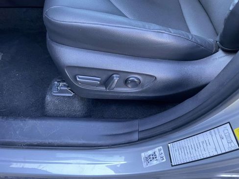 Used 2025 Toyota Grand Highlander XLE image 31