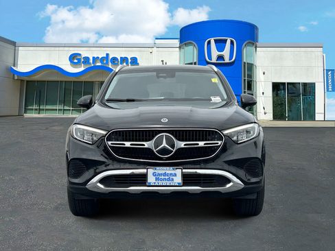 Used 2024 Mercedes-Benz GLC 300 image 2