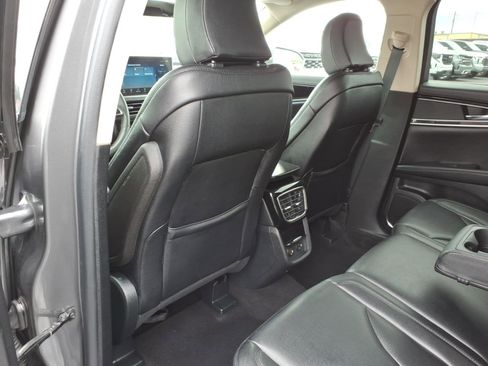 Used 2022 Lincoln Nautilus FWD w/ Premium Package image 9