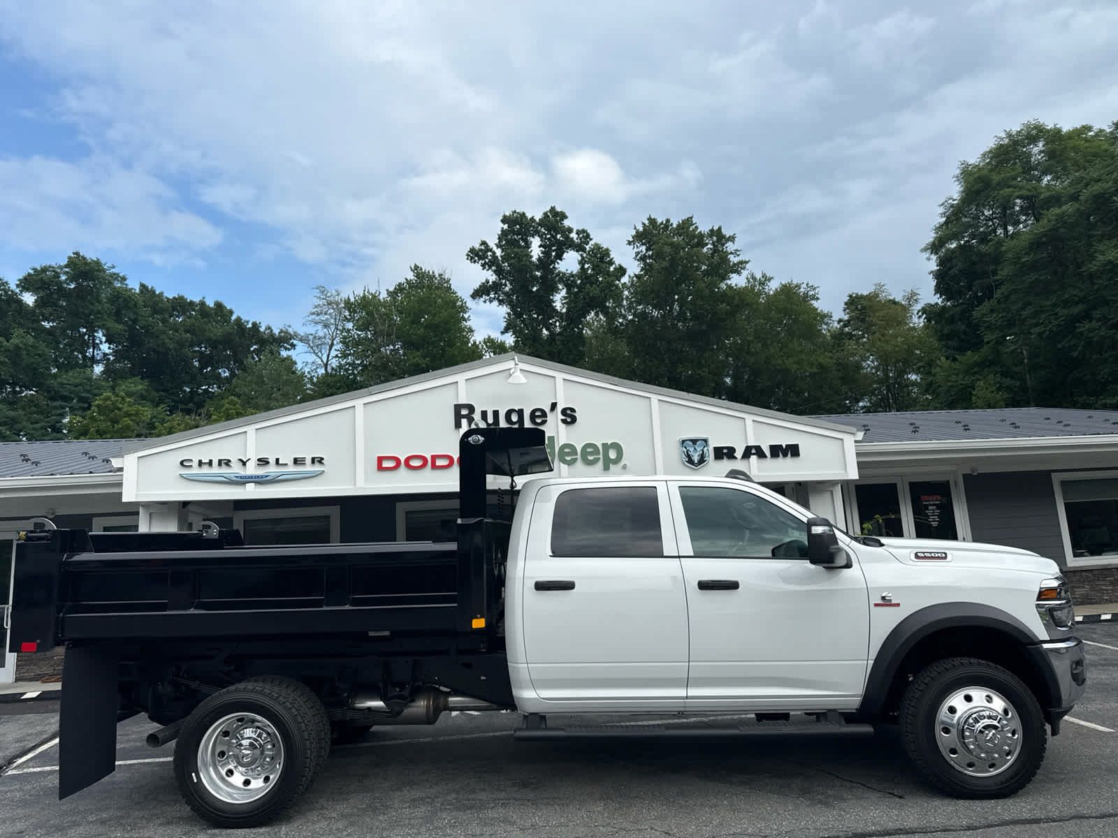 New 2026 RAM 5500 Tradesman w/ Chrome Appearance Group AWD/4WD image 2