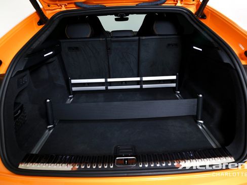 Used 2022 Lamborghini Urus AWD/4WD image 21