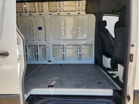 Used 2025 Mercedes-Benz Sprinter 2500 image 23