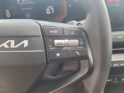 Used 2025 Kia K4 FWD image 28
