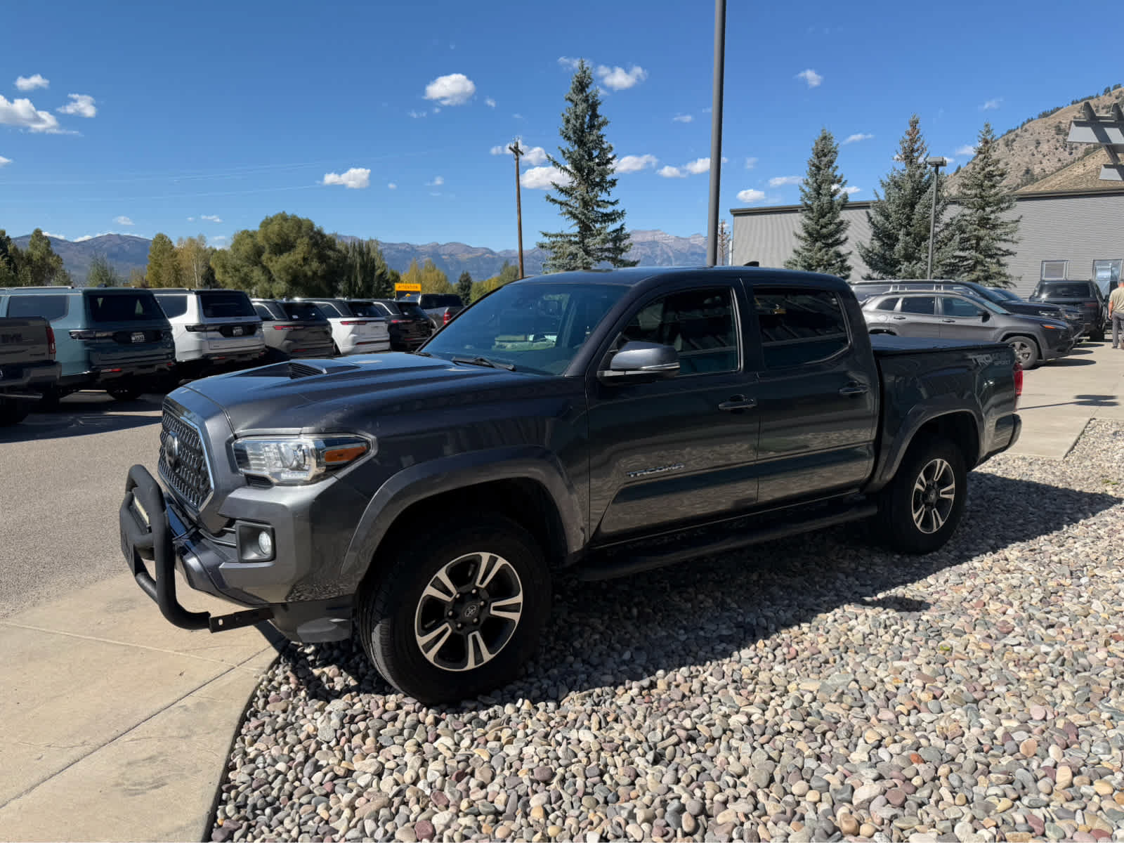 Used 2018 Toyota Tacoma TRD Sport AWD/4WD image 8