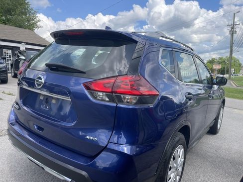 Used 2018 Nissan Rogue S AWD/4WD image 4