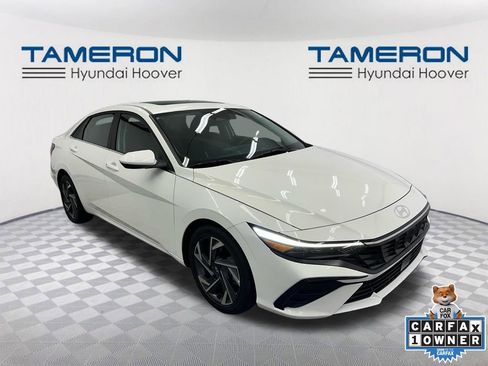 Used 2025 Hyundai Elantra SEL image 7