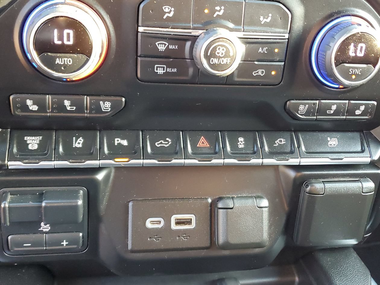 Used 2021 Chevrolet Silverado 3500 High Country w/ Technology Package AWD/4WD image 24