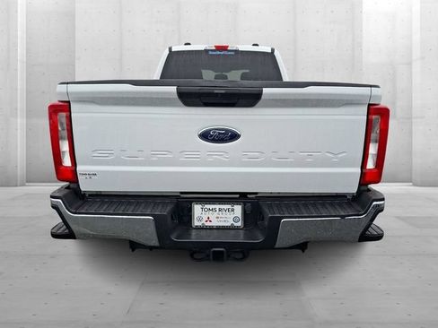 Used 2024 Ford F250 XLT AWD/4WD image 5