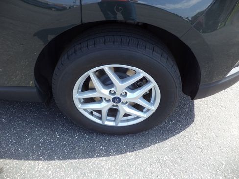 Used 2022 Ford Edge SEL w/ Convenience Package image 4