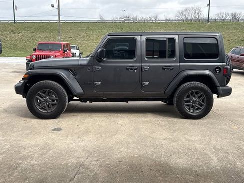 Used 2023 Jeep Wrangler Sport S image 10