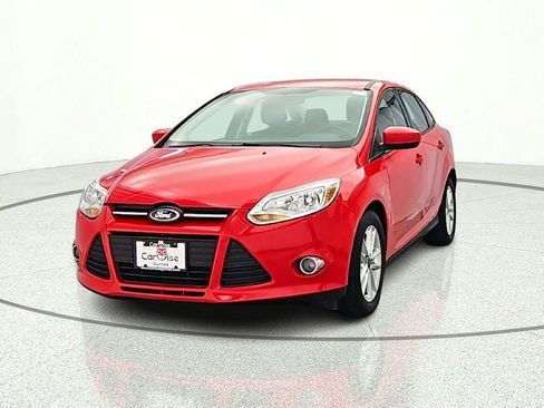 Used 2012 Ford Focus SE FWD image 2