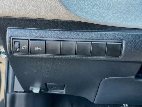 Used 2022 Toyota Corolla SE w/ Carpet Mat Package (TMS) FWD image 10