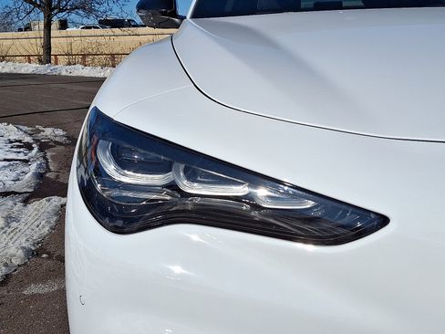 Used 2024 Alfa Romeo Stelvio Veloce image 9