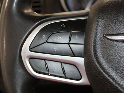 Used 2023 Chrysler 300 Touring AWD/4WD image 42
