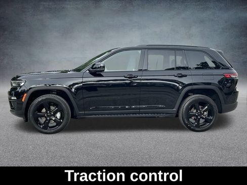 Certified 2024 Jeep Grand Cherokee Limited w/ Black Appearance Package image 10