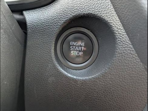 Used 2024 Toyota Corolla Cross XLE FWD image 17