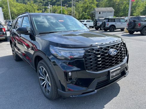 New 2027 Ford Explorer ST-Line AWD/4WD image 3