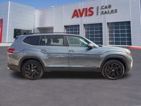 Used 2025 Volkswagen Atlas SE FWD image 5