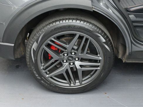 Used 2025 Ford Explorer ST-Line w/ Premium Package image 38