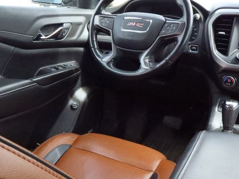 Used 2019 GMC Acadia SLT AWD/4WD image 9