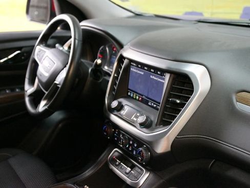 Used 2023 GMC Acadia SLE FWD image 12