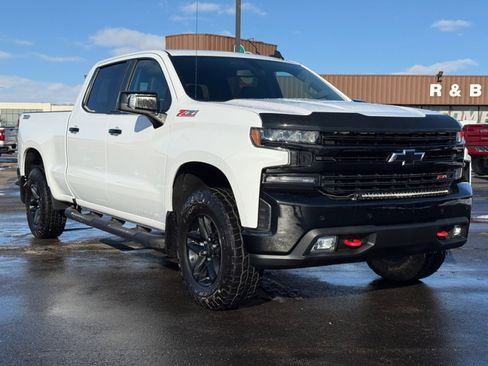 Used 2020 Chevrolet Silverado 1500 LT Trail Boss image 2