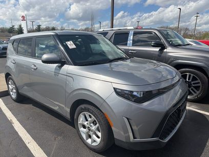 Used 2024 Kia Soul LX w/ Option Group 015