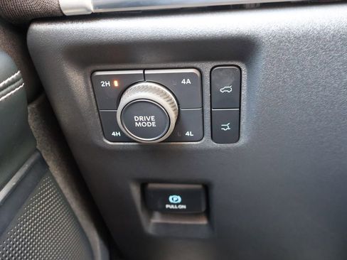 Certified 2025 Ford Expedition Platinum image 34