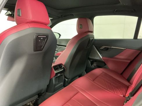 Certified 2025 BMW 530i w/ Premium Package RWD image 25