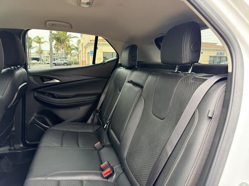 Used 2022 Buick Encore GX Essence FWD image 8