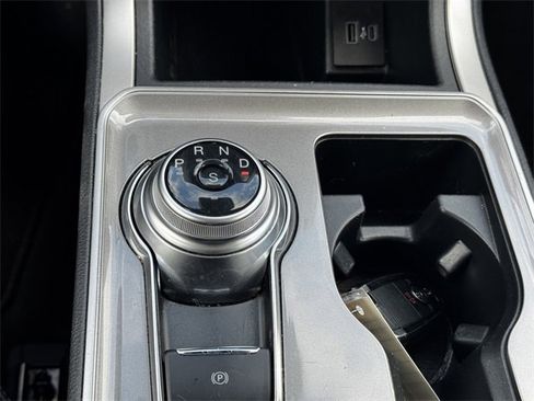 Used 2024 Ford Edge SEL image 34