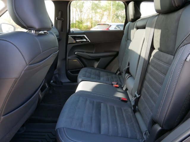 Used 2026 Mitsubishi Outlander SE AWD/4WD image 11